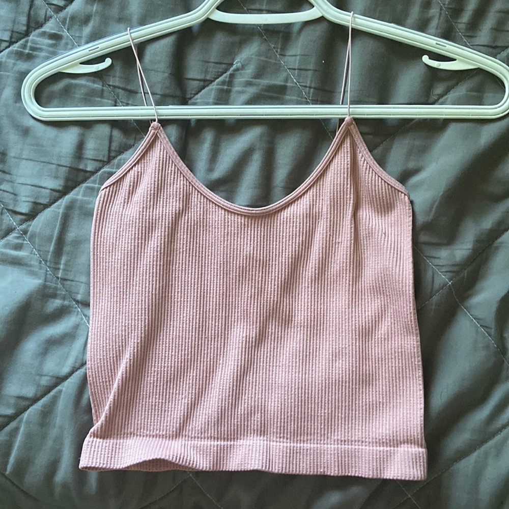 pink tank top